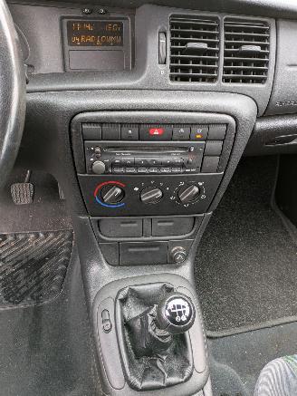 Opel Vectra B 1.6 X16XEL Groen Z359 picture 12