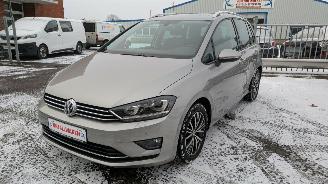 Damaged car Volkswagen Golf Sportsvan 2.0 TDI DSG 2018/7