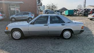 Mercedes 190-serie 2.0 picture 8