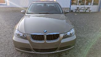 BMW 3-serie 320i picture 2
