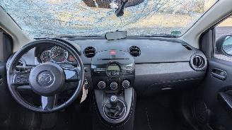 Mazda 2 1.3 picture 15