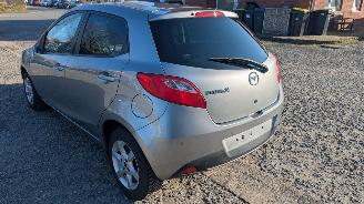 Mazda 2 1.3 picture 7