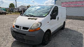 Salvage car Renault Trafic 1.9 dCi 2003/3