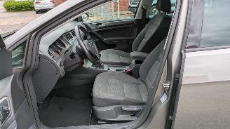Volkswagen Golf 1.6 TDI BlueMotion picture 10