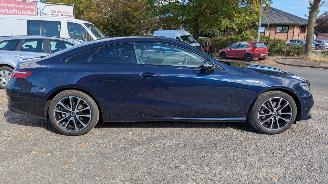 Mercedes E-klasse E 200 Coupe picture 4