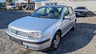 Vrakbiler auto Volkswagen Golf 1.4 2002/3