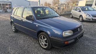 Volkswagen Golf 1.6 picture 3