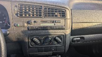Volkswagen Golf 1.6 picture 13