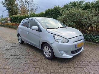 krockskadad bil auto Mitsubishi Space-star 1.0 Bright 2015/7