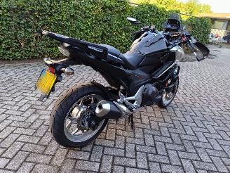 Honda  NC 750 X DCT C-ABS automaat picture 2