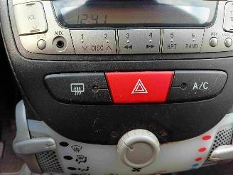 Peugeot 107 1.0 Access Accent airco  * MOTORSCHADE * picture 5