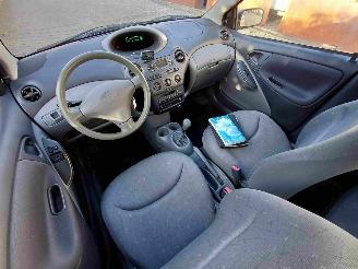 Toyota Yaris 1.0-16V VVT-i Sol  5drs airco picture 8