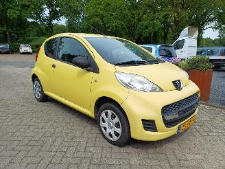 damaged passenger cars Peugeot 107 1.0-12V XR 2010/6