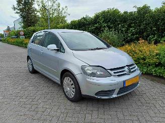 uszkodzony samochody osobowe Volkswagen Golf plus 1.6 FSI Optive 3 2007/5