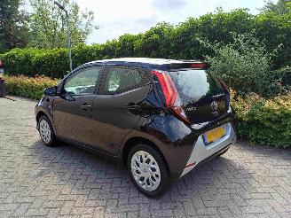 škoda osobní automobily Toyota Aygo 1.0 VVT-i x-play 2021/12