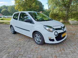 krockskadad bil auto Renault Twingo 1.2 16V Authentique 2012/6
