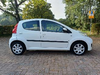 Peugeot 107 1.0-12V XS 5drs airco picture 13