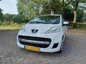 Peugeot 107 1.0-12V XS 5drs airco picture 15