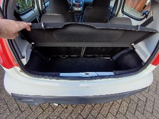 Peugeot 107 1.0-12V XS 5drs airco picture 9
