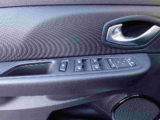 Renault Clio Estate 0.9 TCe Intens picture 6