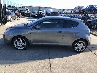 krockskadad bil auto Alfa Romeo MiTo 13jtd E5, Leer, Navi 2011/10