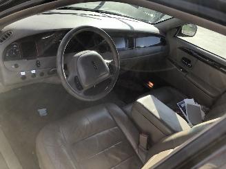 Lincoln Town Car 4.6i V8 164kW picture 6