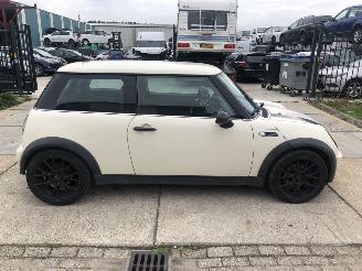 occasion passenger cars Mini Mini ONE Airco 66kW 2005/4