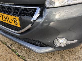 Peugeot 208 1.2i 60kW E5 airco navi picture 10