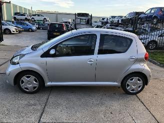 Vaurioauto  passenger cars Toyota Aygo 1.0i Airco 5 drs 2008/10