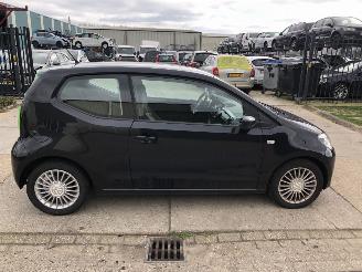 Vaurioauto  passenger cars Volkswagen Up! High Up! Blue Motion 2012/6