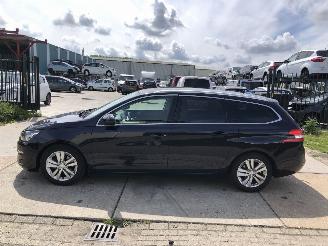 Schadeauto Peugeot 308 1.6HDI 88kW E5 AIRCO, NAV, Pano, 2014/9