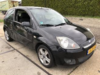 Ford Fiesta 13i Airco picture 3