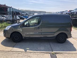 Vrakbiler auto Peugeot Partner 1.6HDI 73kW E6 Clima 2016/3