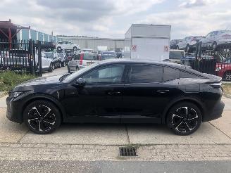 damaged passenger cars Peugeot 408 1.6 Plug in Hybrid 180 Allure Pack 2023/12