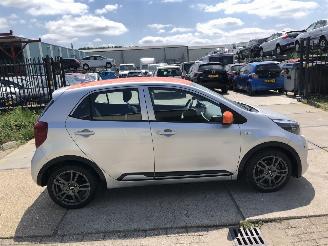 Voiture accidenté Kia Picanto 1.0 MPI ComfortPlusLine 2020/9