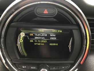 Mini Cooper 1.5i 100kW E6 5 drs Chili picture 8