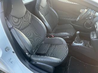 Renault Wind 1.6 16v Mooie auto weinig km !! picture 21