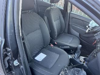 Dacia Logan  picture 13