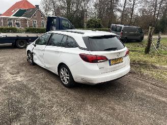 Opel Astra SPORTS TOURER 1.5 cdti weinig km !! picture 3