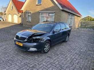 krockskadad bil auto Skoda Octavia 1.2 tsi 2012/1