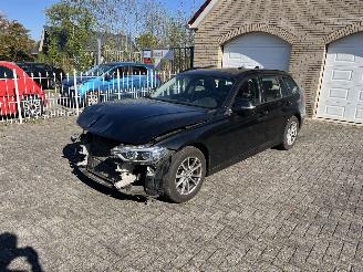 Vaurioauto  passenger cars BMW 3-serie 318d weinig km !! 2017/9