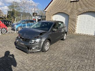 uszkodzony samochody osobowe Volkswagen Polo 1.2 tsi 2017/3