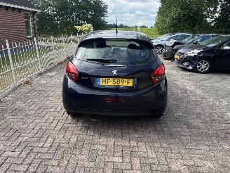 Peugeot 208 1.2 puretech picture 4