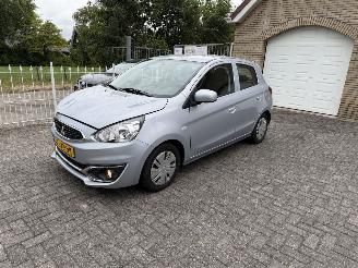Damaged car Mitsubishi Space-star Weinig km !! 2019/10