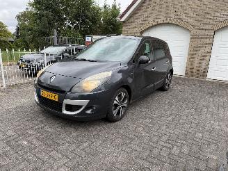 Unfallwagen Renault Scenic 1.4 tce 2011/3