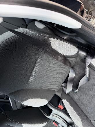Peugeot 2008  picture 11