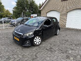 Vaurioauto  passenger cars Peugeot 108  2014/11