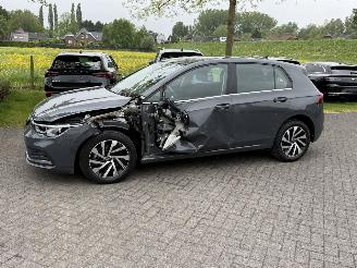 skadebil auto Volkswagen Golf VIII 1.4 EHYBRID / Panorama / Automaat 2023/9