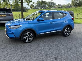 Schadeauto MG ZS EV Long Range Luxury 70 kWh / Panorama / Leer 2023/5