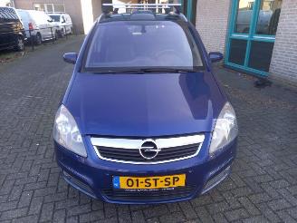 Schadeauto Opel Zafira 2.2 COSMO 7 PERSOONS 2006/5
